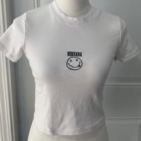 NIRVANA Tops - NIRVANA SMILE Cropped Tee womens size Large